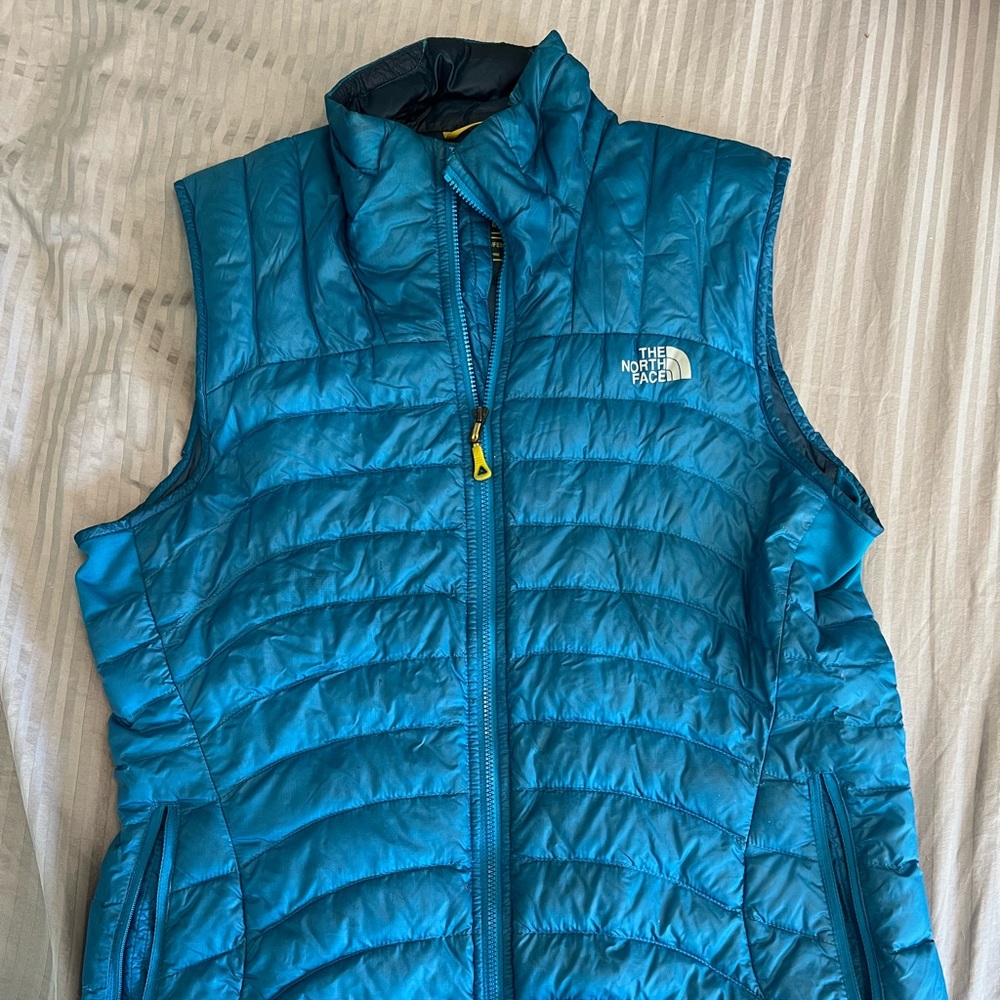 North face down vest size M
